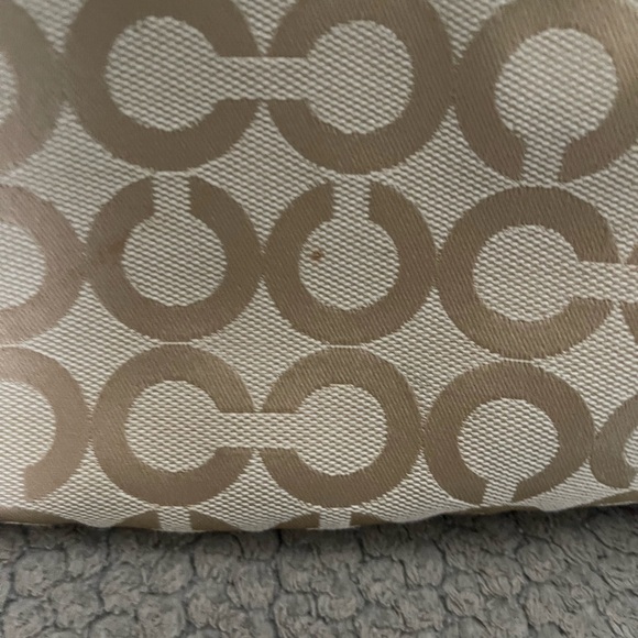 Coach Signature authentic crossbody bag - Picture 7 of 8